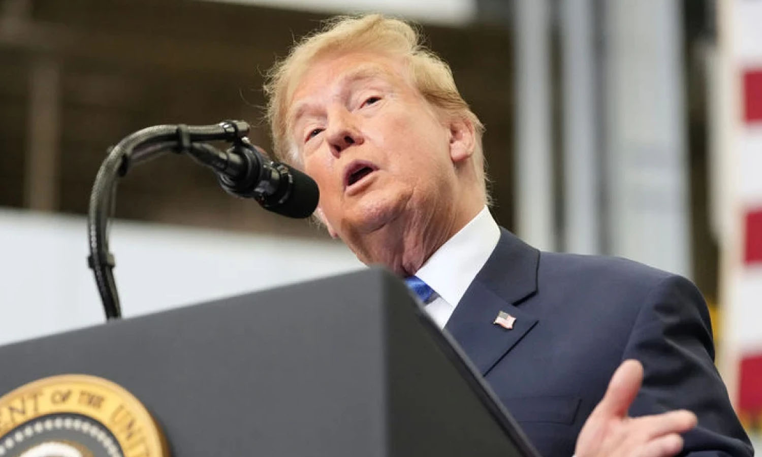 Trump'tan FED'e faiz indirimi çağrısı: Vatansever olun